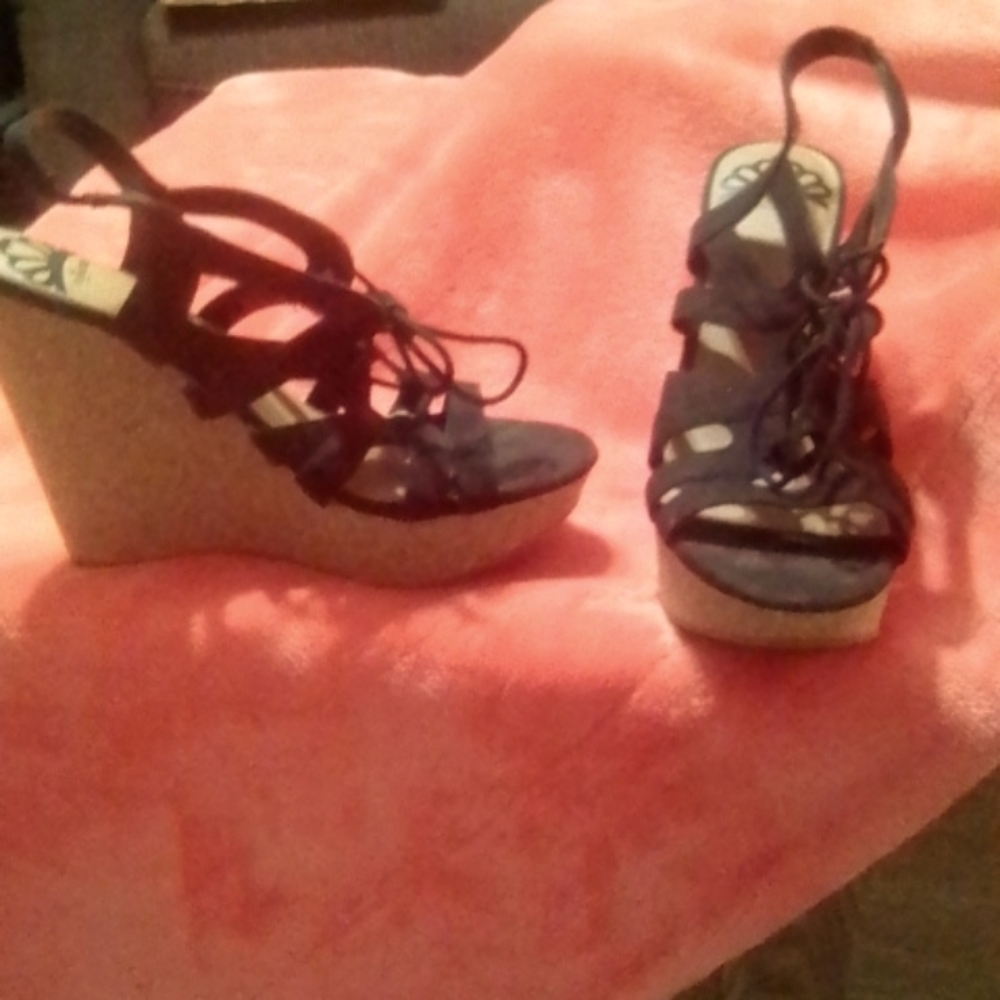 Black wedge shoes